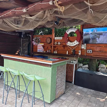 Luxusní stan Glamping Paravia Krasica (Primorje-Gorski Kotar)